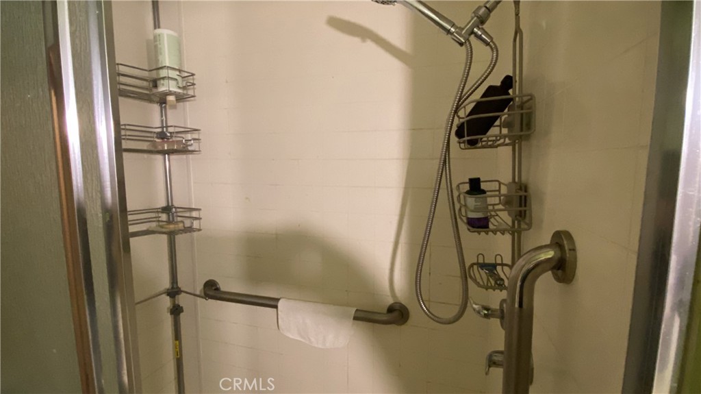 17698 Walker Mine Road Redding, CA 96003 - Photo 15 of 29 a bathroom with a shower