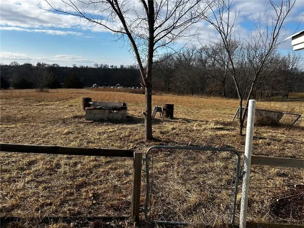 $175,000 | 7135 Northwest Kidder Road, Kidder, MO 64649