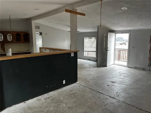 $175,000 | 7135 Northwest Kidder Road, Kidder, MO 64649