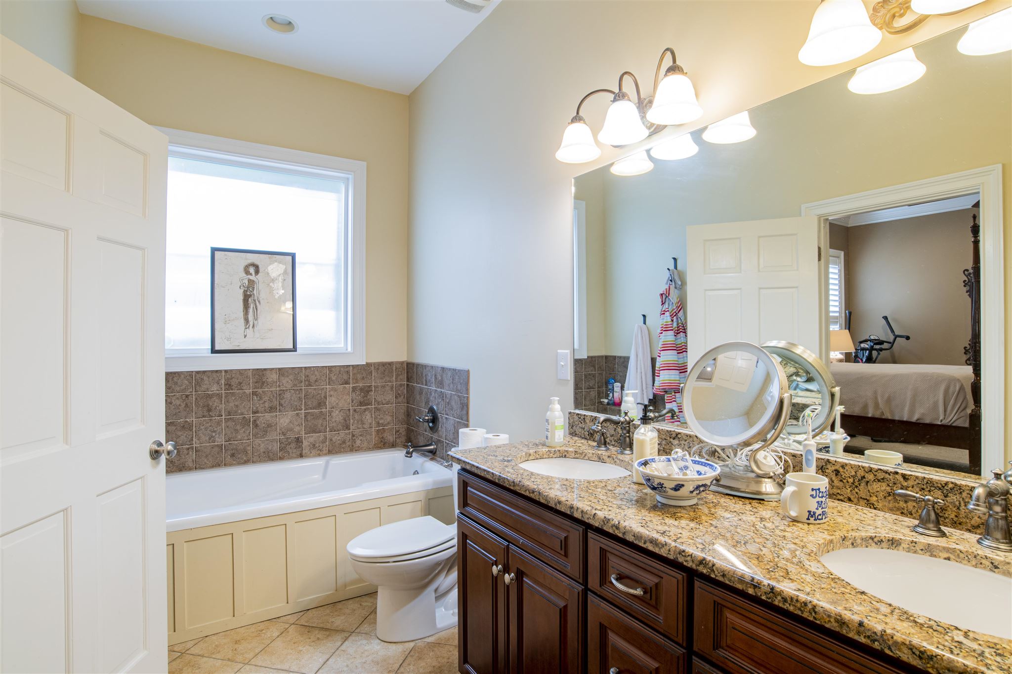 891 Grant Street Mobile, AL 36606 - Photo 17 of 26 Master bath