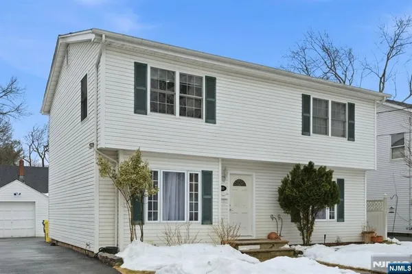 $699,000 | 260 Hamilton Road, Teaneck, NJ 07666