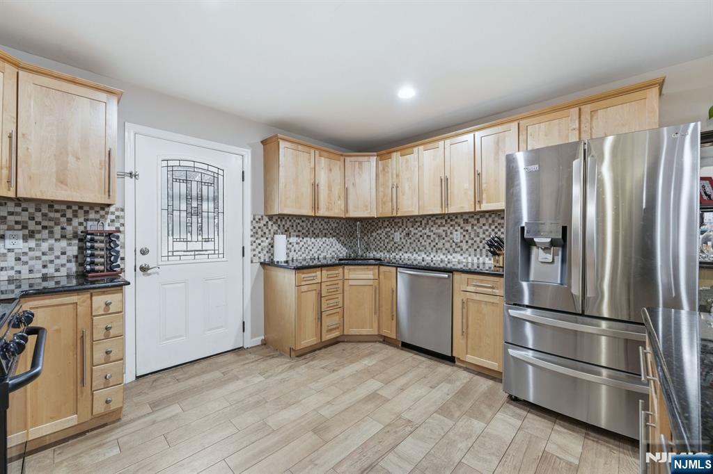 260 Hamilton Road Teaneck, NJ 07666 - Photo 11 of 50