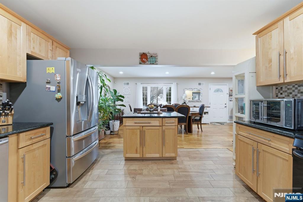 260 Hamilton Road Teaneck, NJ 07666 - Photo 12 of 50