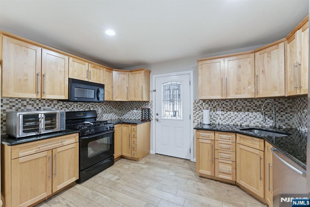 260 Hamilton Road Teaneck, NJ 07666 - Photo 13 of 50