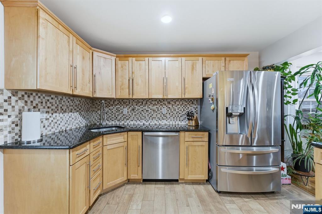 260 Hamilton Road Teaneck, NJ 07666 - Photo 14 of 50