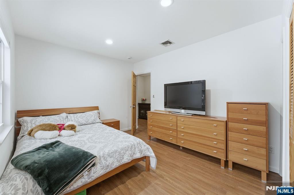 260 Hamilton Road Teaneck, NJ 07666 - Photo 24 of 50