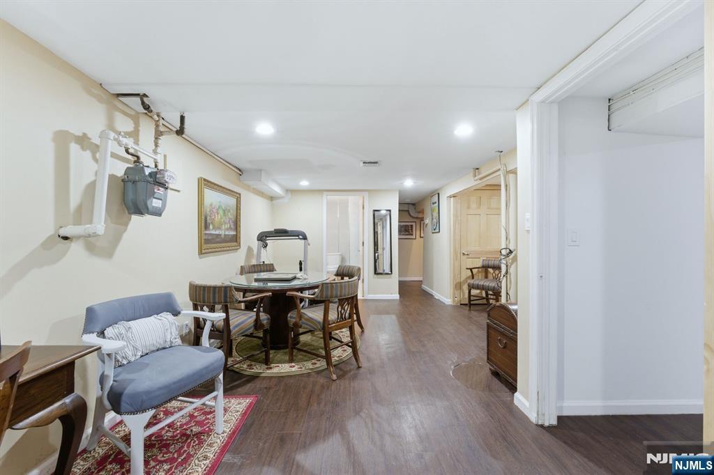 260 Hamilton Road Teaneck, NJ 07666 - Photo 32 of 50