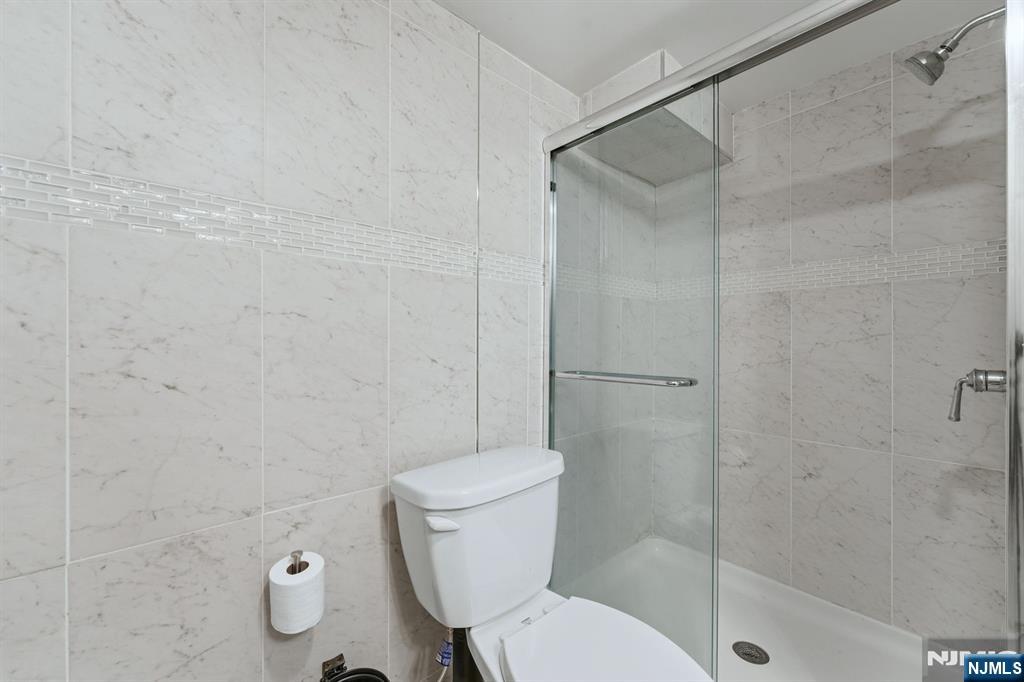 260 Hamilton Road Teaneck, NJ 07666 - Photo 37 of 50