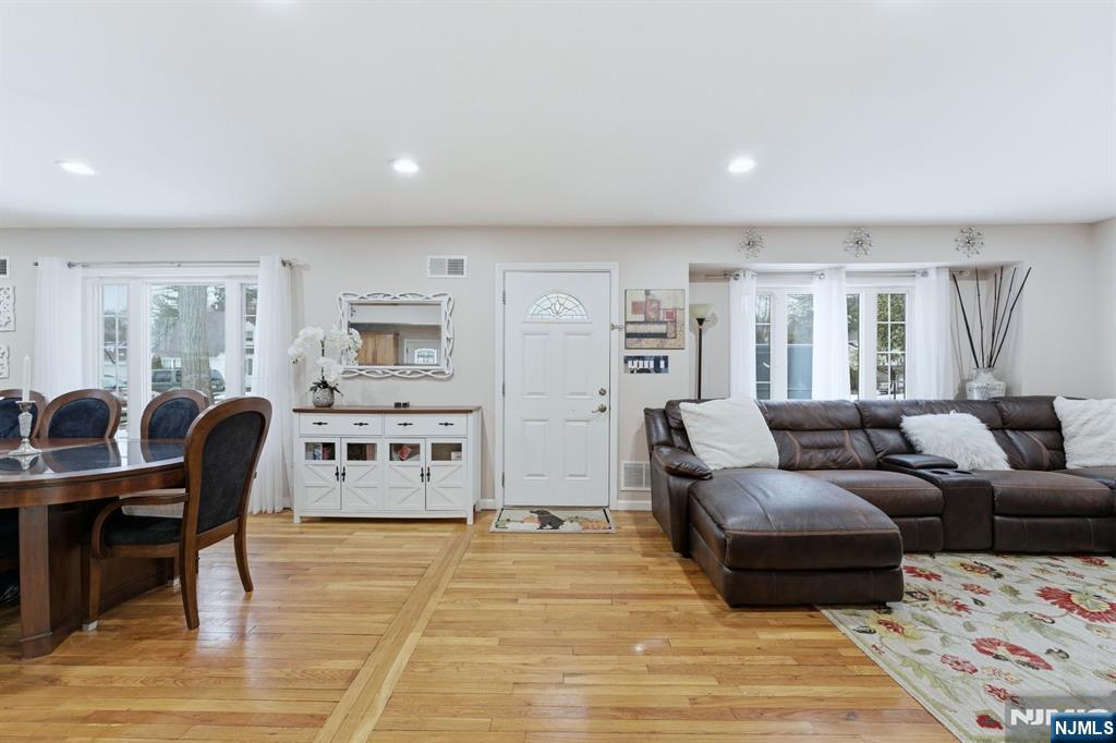 260 Hamilton Road Teaneck, NJ 07666 - Photo 6 of 50