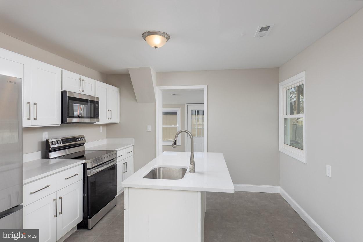 29 Chandelle Road Middle River, MD 21220 - Photo 11 of 23 Beautiful, updated kitchen