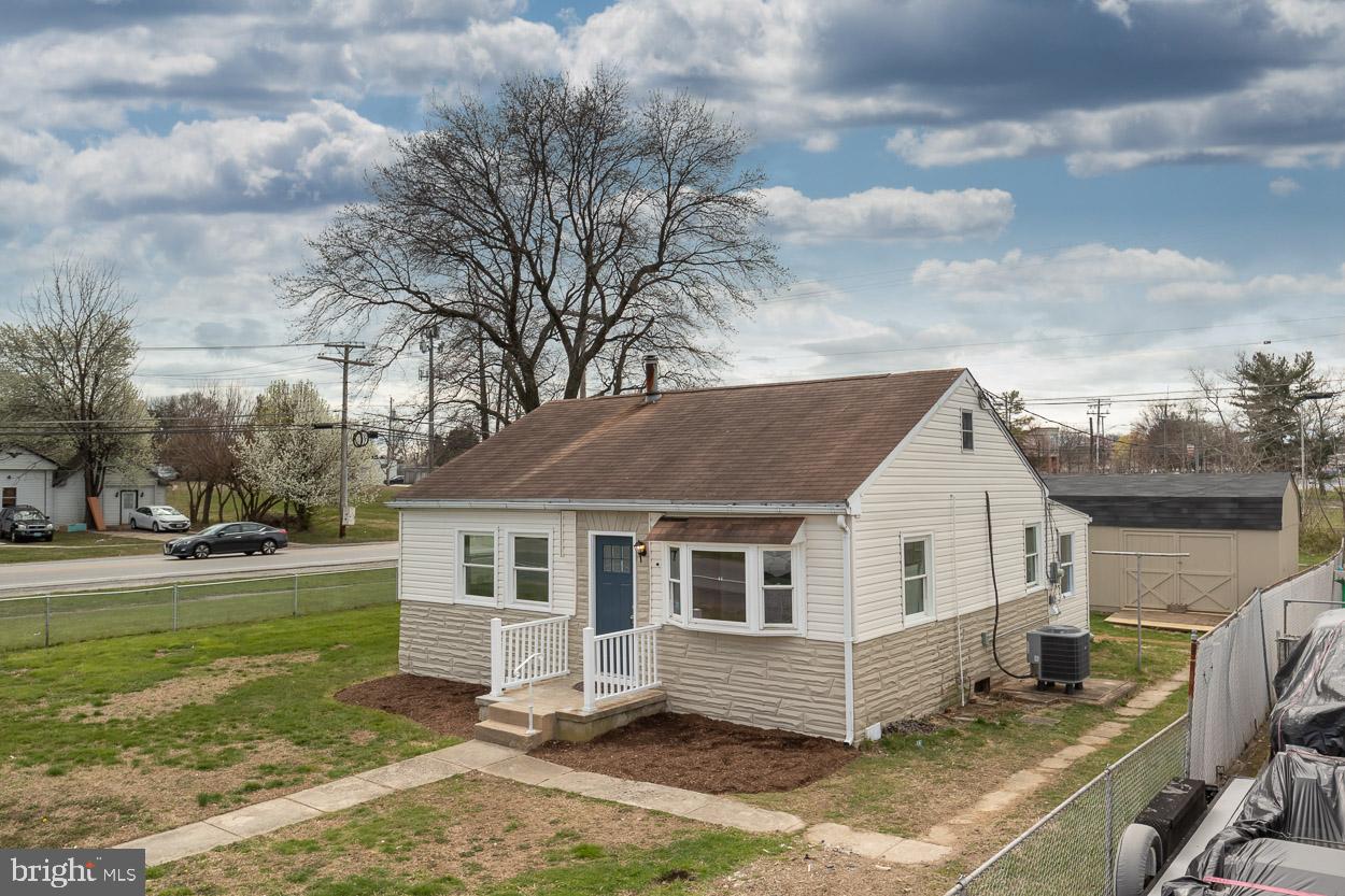 29 Chandelle Road Middle River, MD 21220 - Photo 4 of 23
