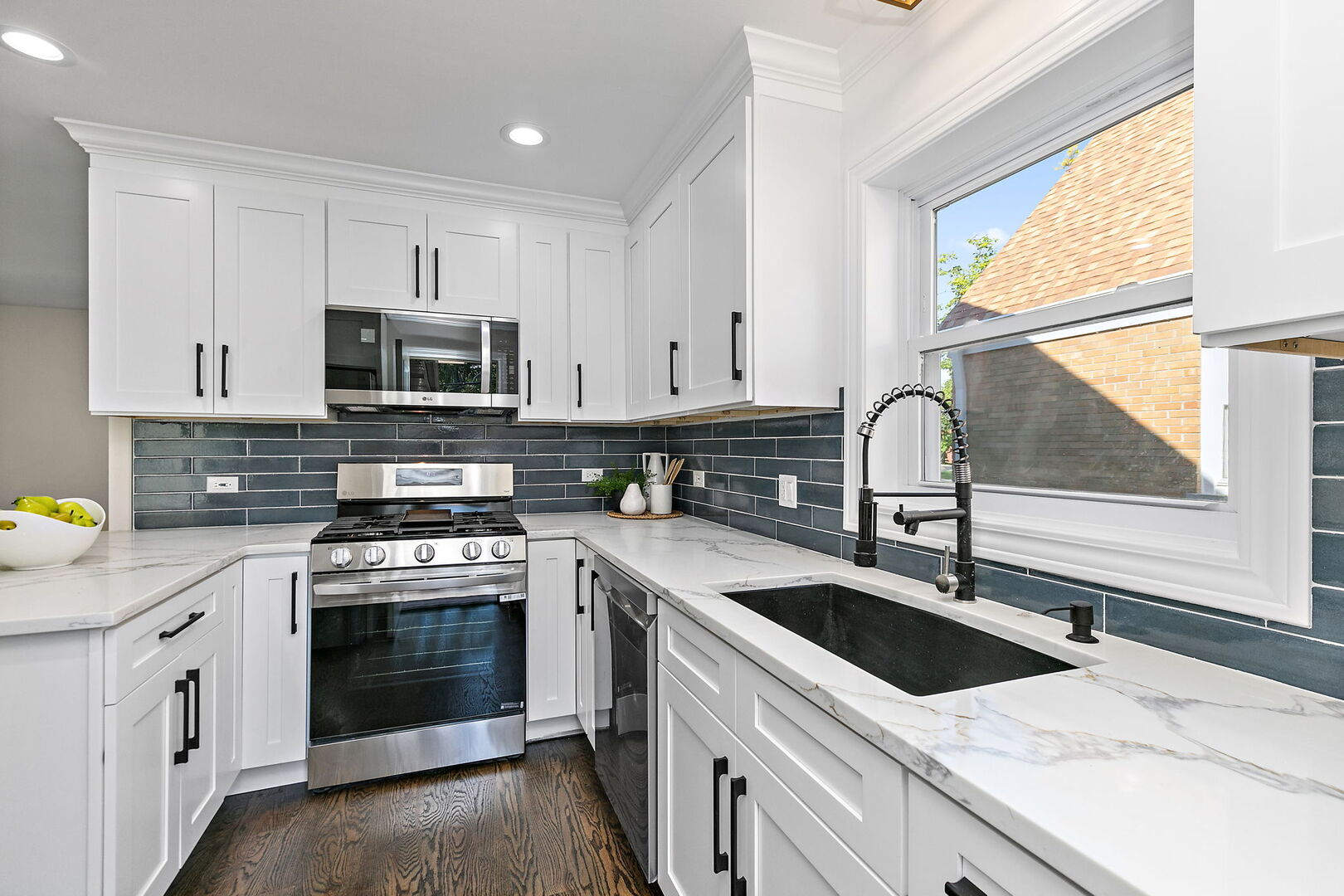 241 North Hamlin Avenue Park Ridge, IL 60068 - Photo 4 of 53