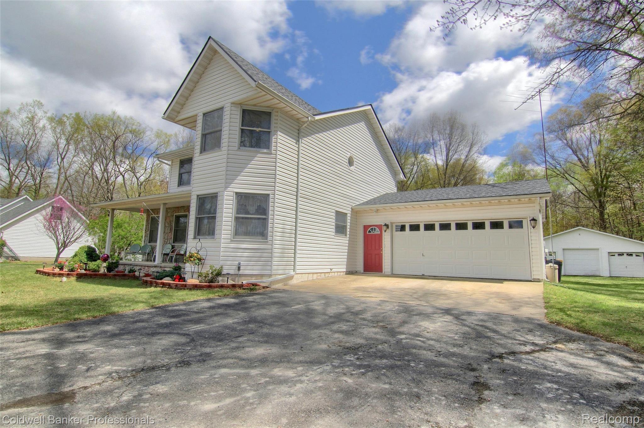 21991 Rust Road New Boston, MI 48164 - Photo 2 of 32 2-Front-2nd-View.jpg