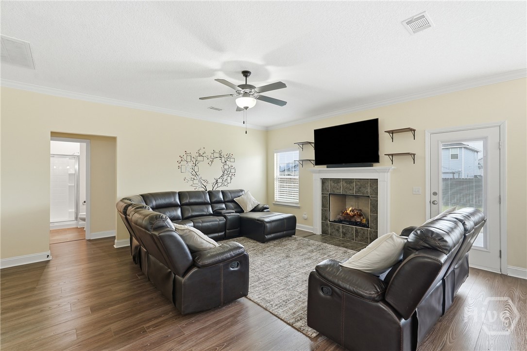 218 Rutledge Drive Hinesville, GA 31313 - Photo 5 of 26 Gallery Image 5