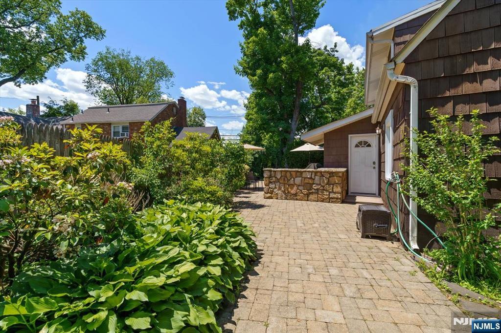 694 Sunset Road Teaneck, NJ 07666 - Photo 20 of 30