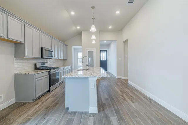 $2,800 | 12611 White Pelican Court, Cypress, TX 77433