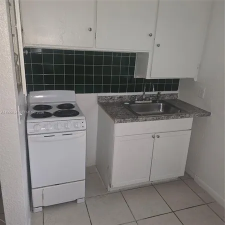 $1,250 | 8012 Northwest 5th Court, Unit 8002, Miami, FL 33150