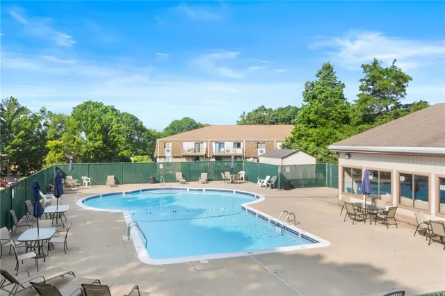 $209,900 | 752 Quaker Lane, Unit A201, Warwick, RI 02818