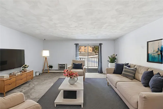 $209,900 | 752 Quaker Lane, Unit A201, Warwick, RI 02818