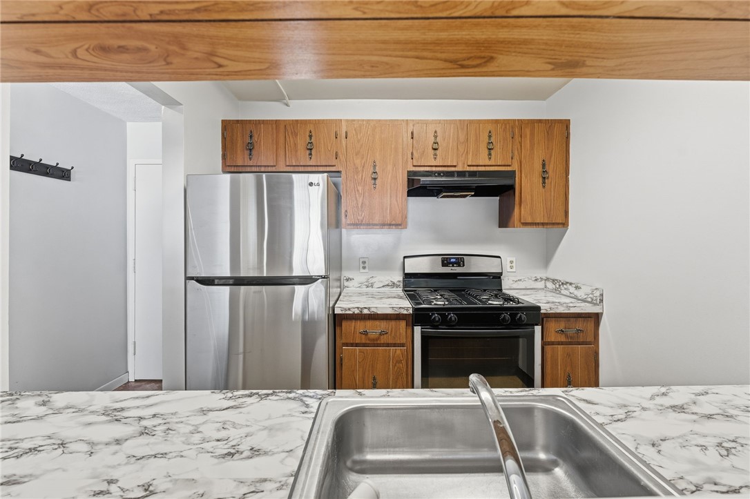 752 Quaker Lane, Unit A201 Warwick, RI 02818 - Photo 4 of 20