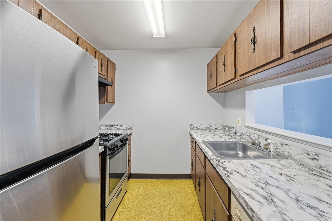 752 Quaker Lane, Unit A201 Warwick, RI 02818 - Photo 5 of 20