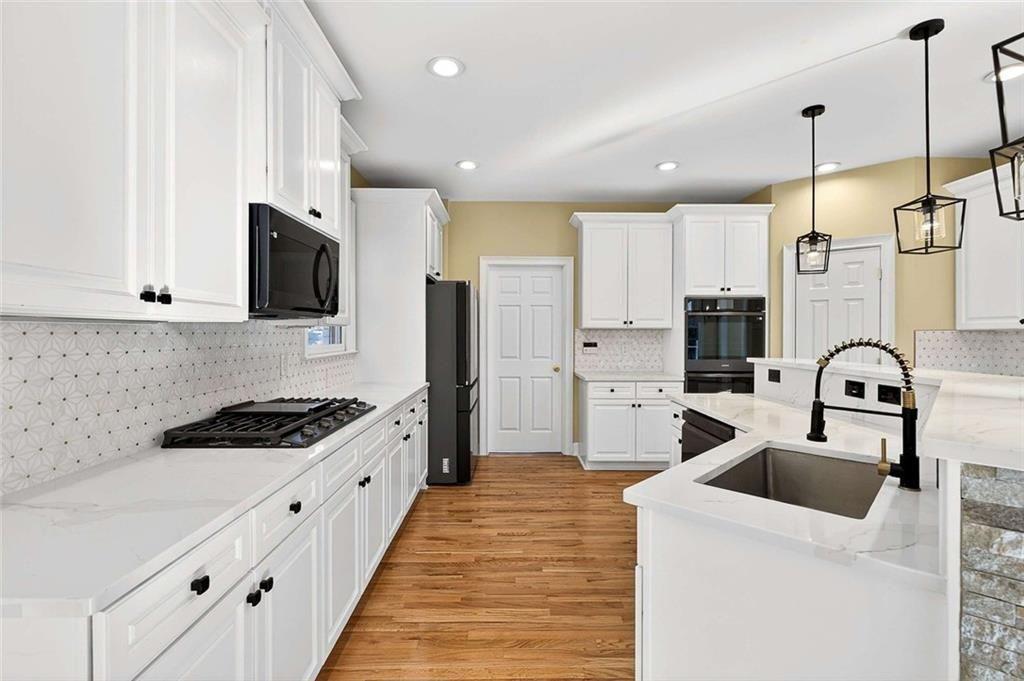 3316 Keenland Road Marietta, GA 30062 - Photo 6 of 57