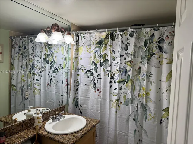 $2,500 | 924 Southeast 2nd Street, Unit 17, Fort Lauderdale, FL 33301