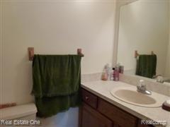1401 Bembridge Drive Rochester, MI 48307 - Photo 18 of 19 Powder Room