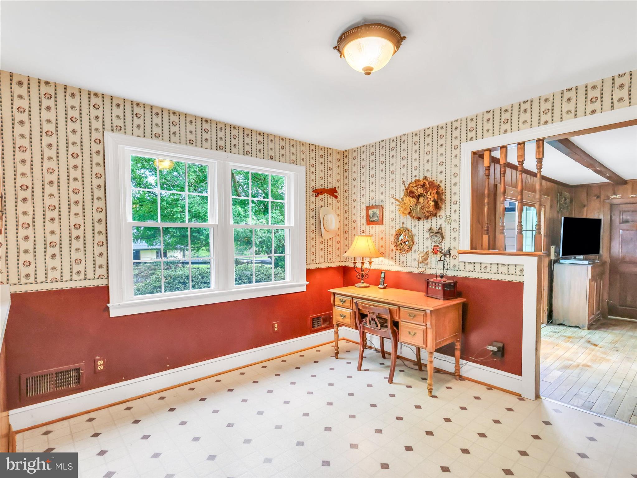 19255 Telegraph Springs Road Purcellville, VA 20132 - Photo 24 of 107 Charming space with vintage flair.
