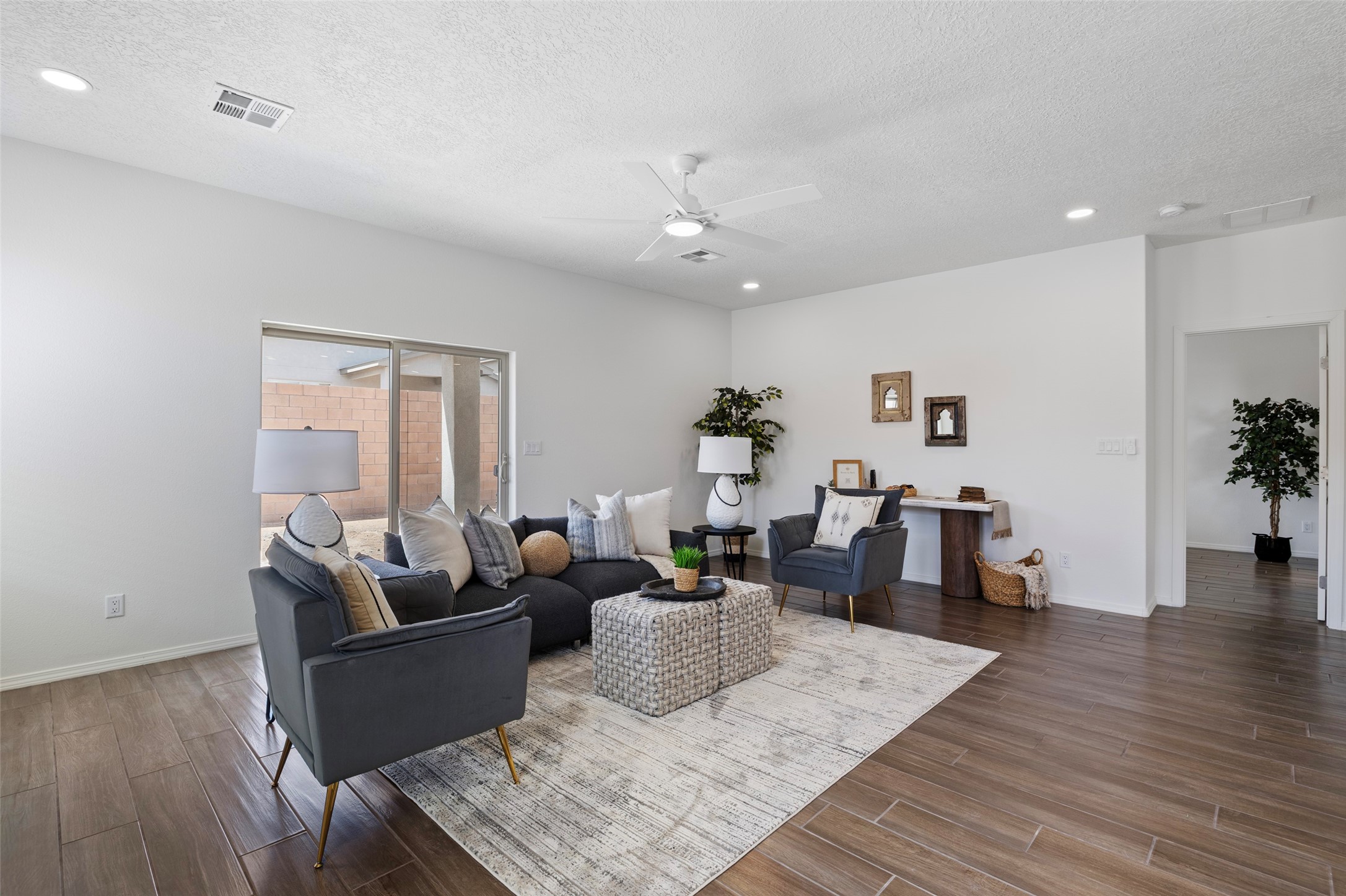 6200 White Hawk Drive Northeast Rio Rancho, NM 87144 - Photo 2 of 25