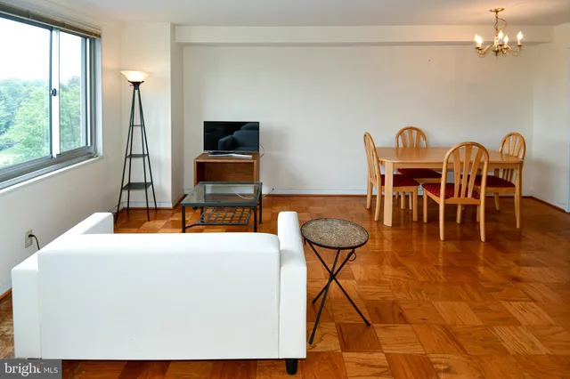 $125,000 | 1900 Lyttonsville Road, Unit 1119, Silver Spring, MD 20910