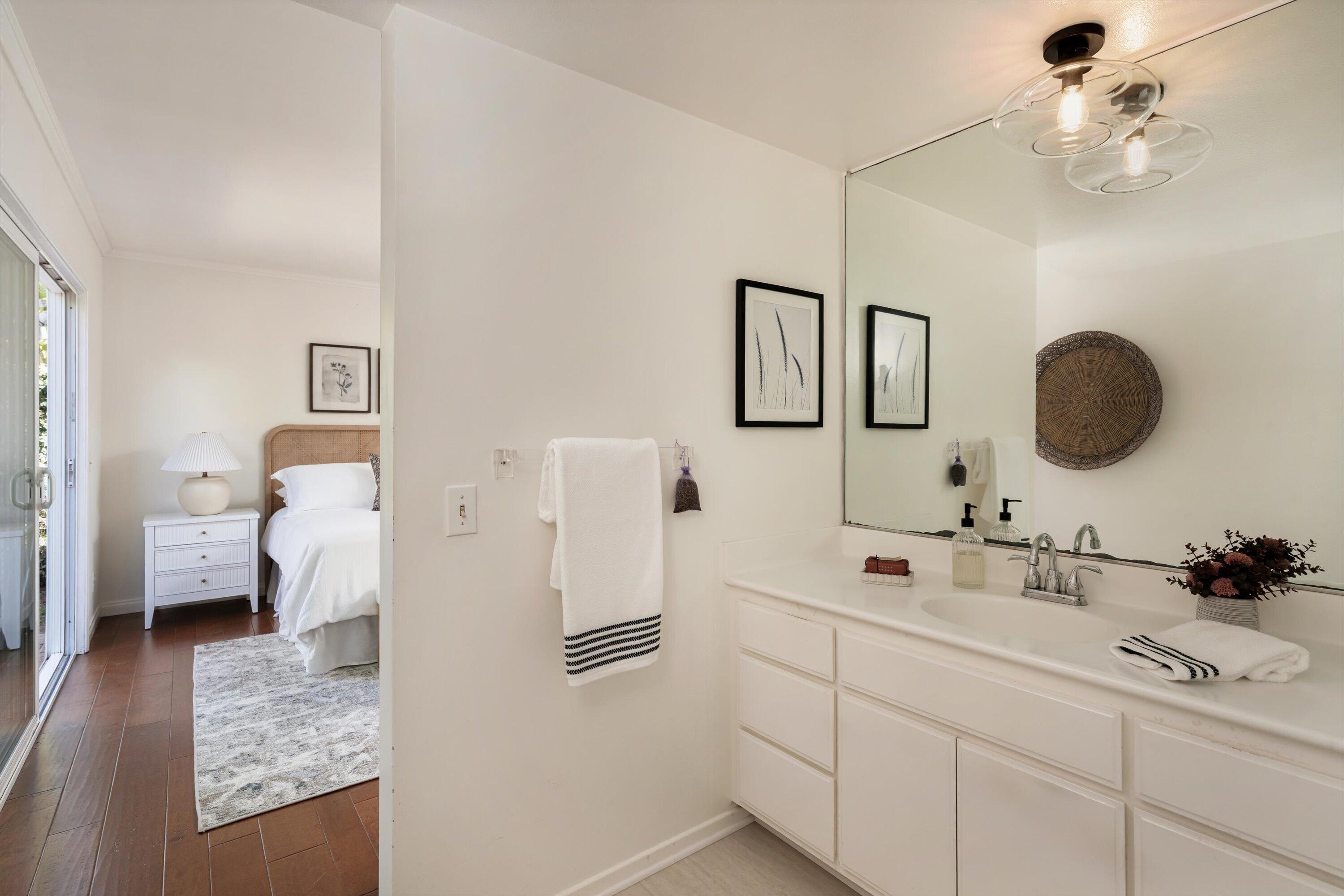 5474 Berkeley Road Santa Barbara, CA 93111 - Photo 21 of 38 Primary Bathroom