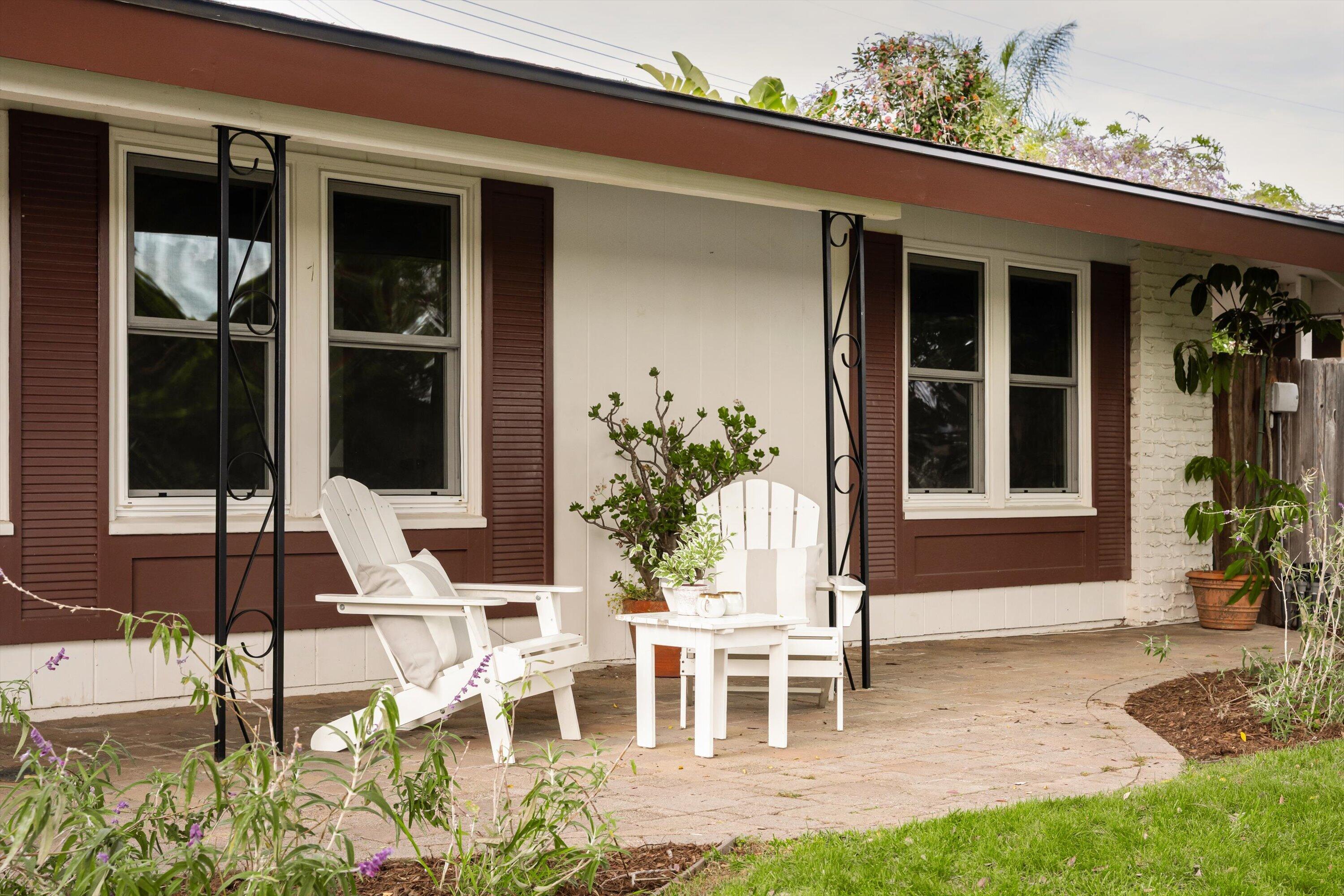 5474 Berkeley Road Santa Barbara, CA 93111 - Photo 5 of 38 Front Sitting Area