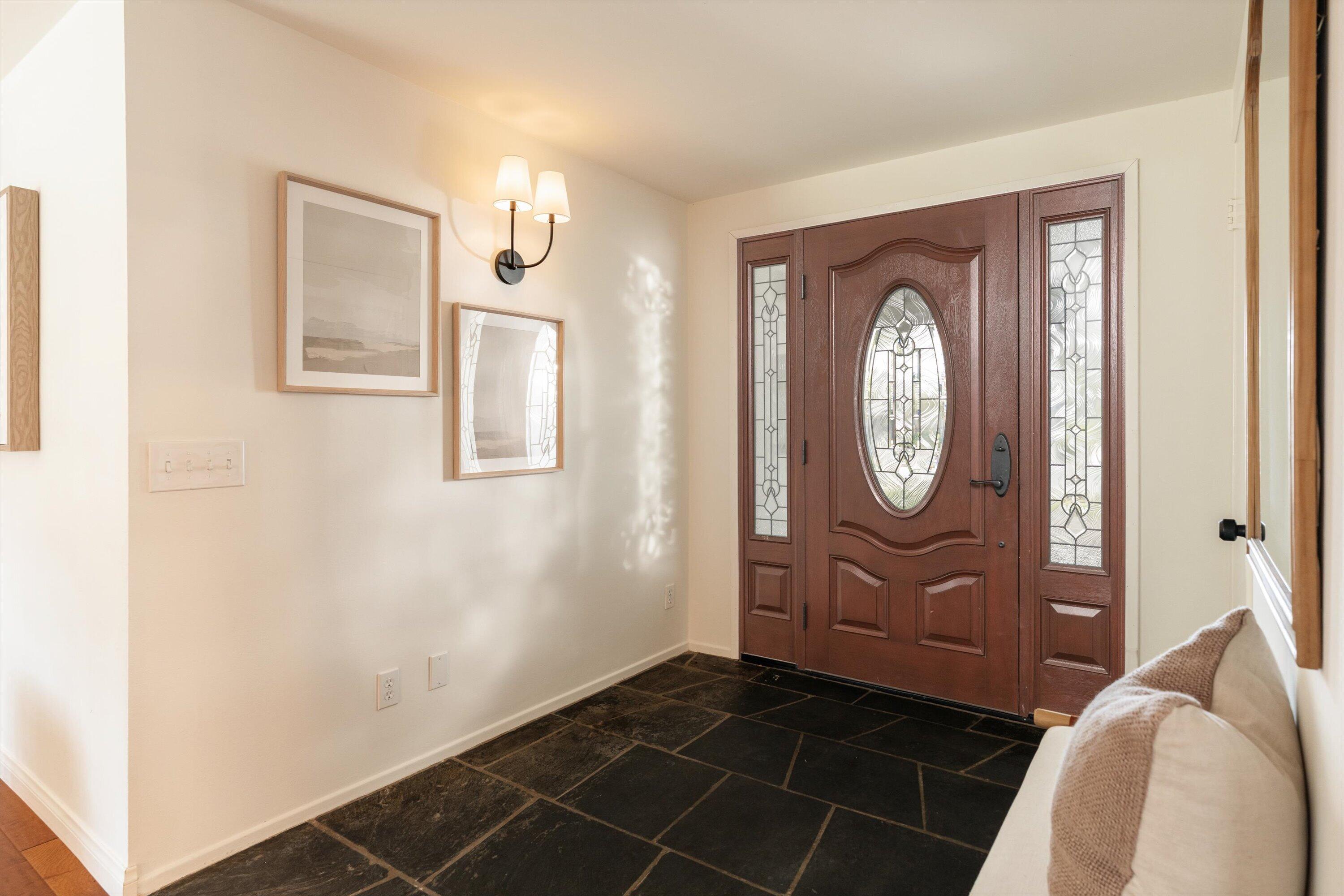 5474 Berkeley Road Santa Barbara, CA 93111 - Photo 7 of 38 Entry