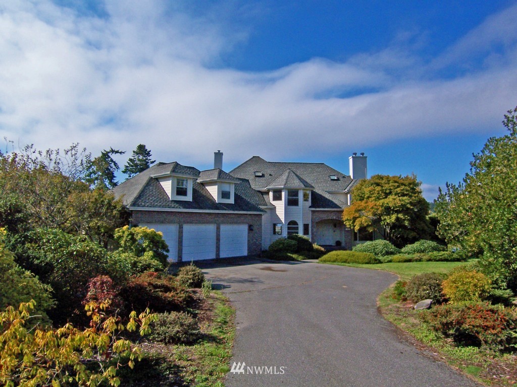 986 Summer Road Freeland, WA 98249 - Photo 1 of 24 Gallery Image 1