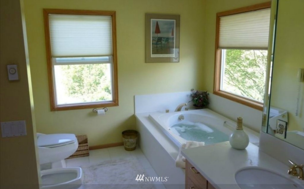 986 Summer Road Freeland, WA 98249 - Photo 14 of 24 Gallery Image 14