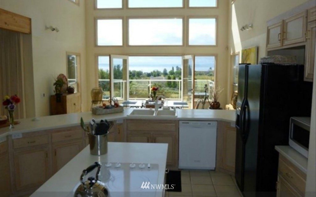 986 Summer Road Freeland, WA 98249 - Photo 9 of 24 Gallery Image 9