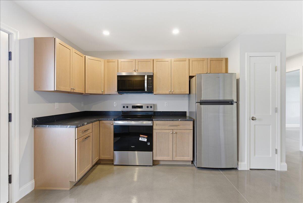 3 Freedom Farm Road, Unit 4 Auburn, ME 04210 - Photo 26 of 56 IMG_3277