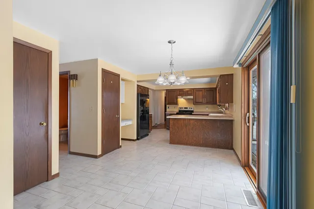 $371,500 | 1444 Hazelwood Drive, Manitowoc, WI 54220