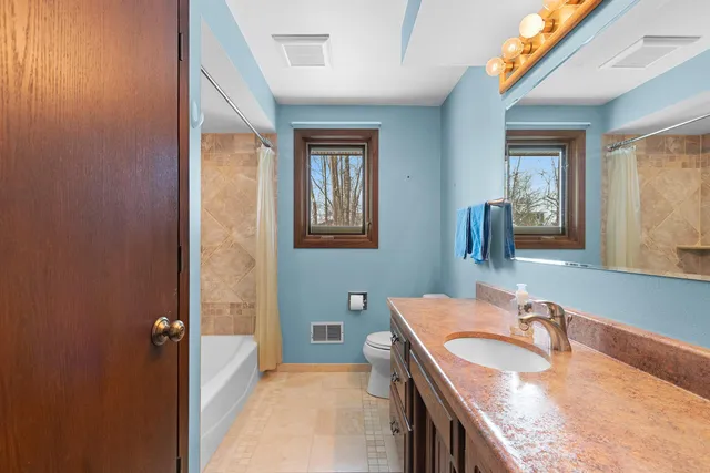 $371,500 | 1444 Hazelwood Drive, Manitowoc, WI 54220