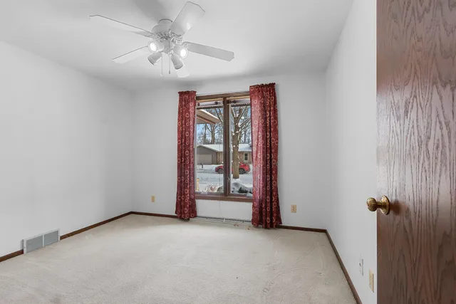 $371,500 | 1444 Hazelwood Drive, Manitowoc, WI 54220