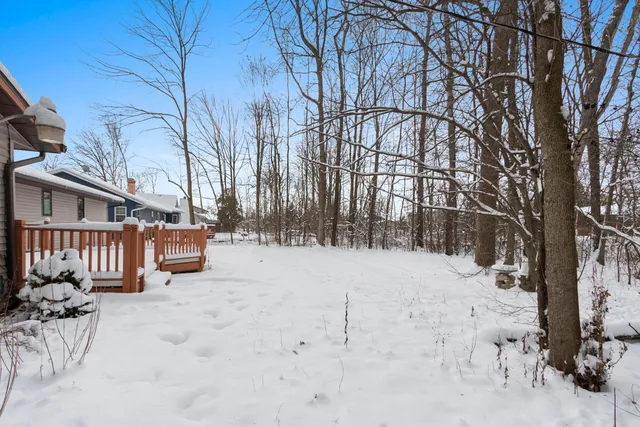 $371,500 | 1444 Hazelwood Drive, Manitowoc, WI 54220