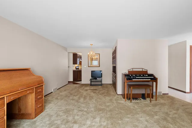 $371,500 | 1444 Hazelwood Drive, Manitowoc, WI 54220