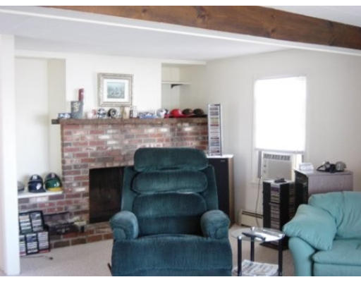 253 Killdeer Road Webster, MA 01570 - Photo 3 of 8 Gallery Image 3