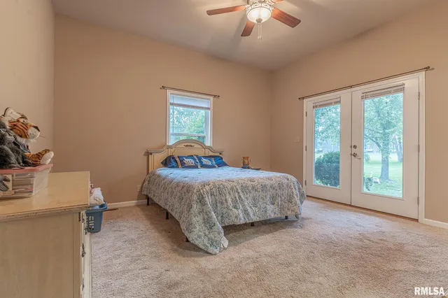 $439,000 | 2022 West Main Street, Salem, IL 62881