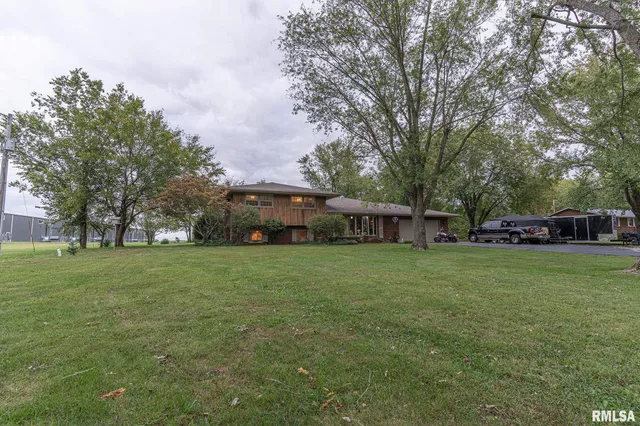 $439,000 | 2022 West Main Street, Salem, IL 62881