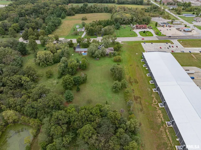 $439,000 | 2022 West Main Street, Salem, IL 62881