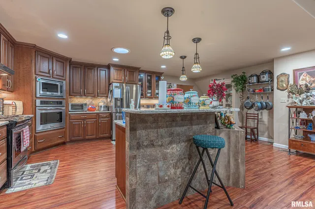 $439,000 | 2022 West Main Street, Salem, IL 62881