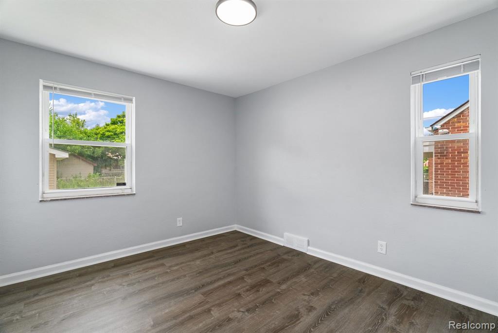 10707 Balfour Road Detroit, MI 48224 - Photo 16 of 36