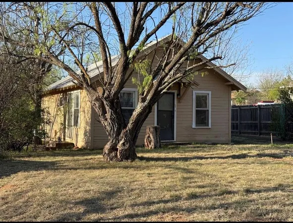 $114,999 | 718 East Oliver Street, Stamford, TX 79553